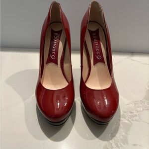 Boutique 9 Women's Red Patent Platform Pumps
